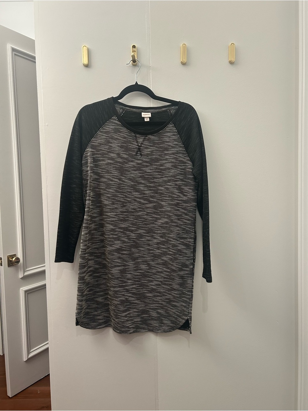 Merona Black and Gray Raglan Tunic Top
